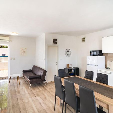 מילנה Sea-Views Brazza Apartments With Private Pool מראה חיצוני תמונה
