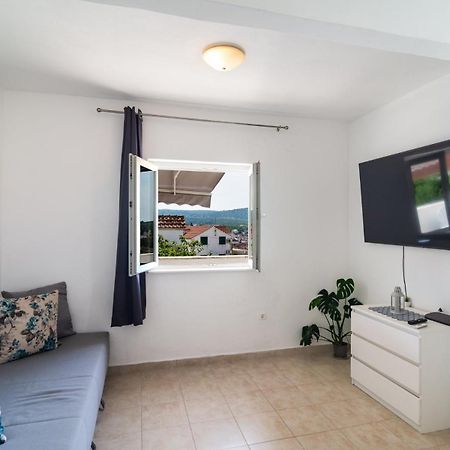 מילנה Sea-Views Brazza Apartments With Private Pool מראה חיצוני תמונה