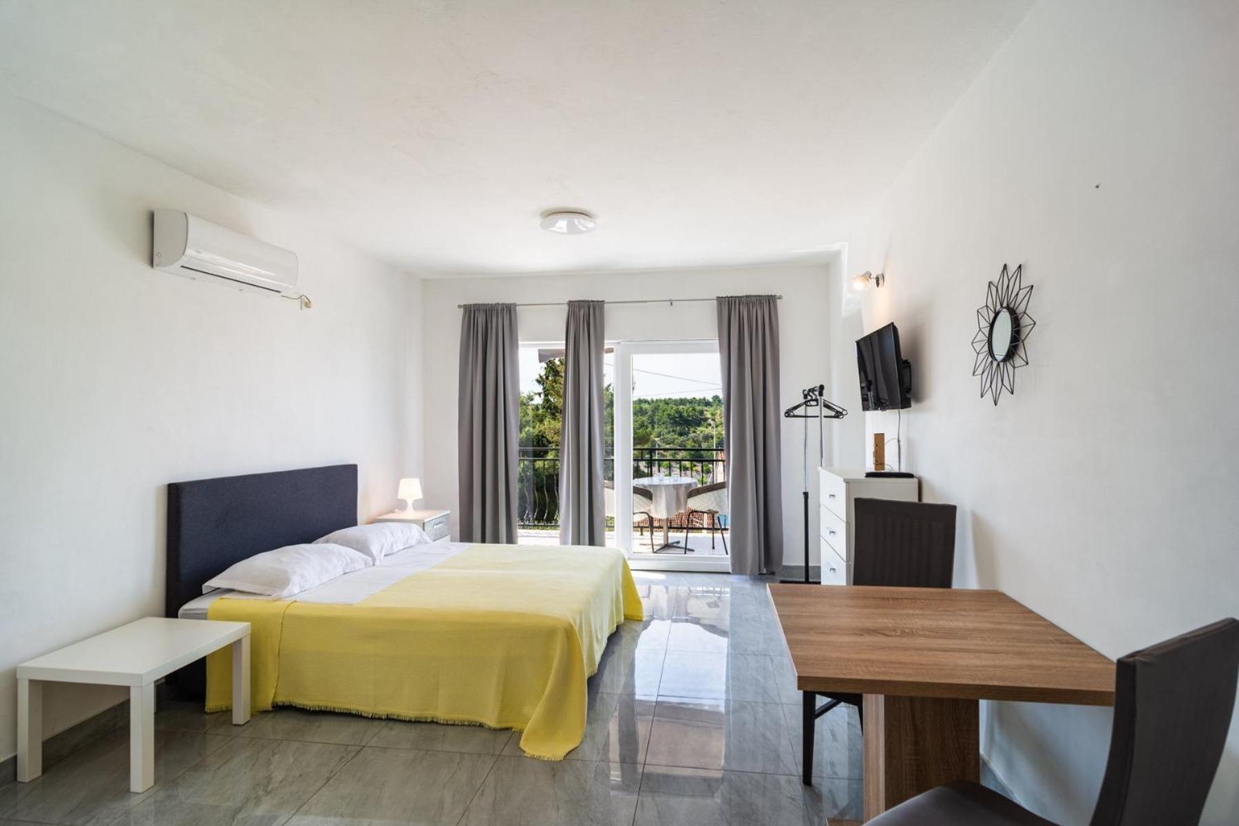 מילנה Sea-Views Brazza Apartments With Private Pool מראה חיצוני תמונה