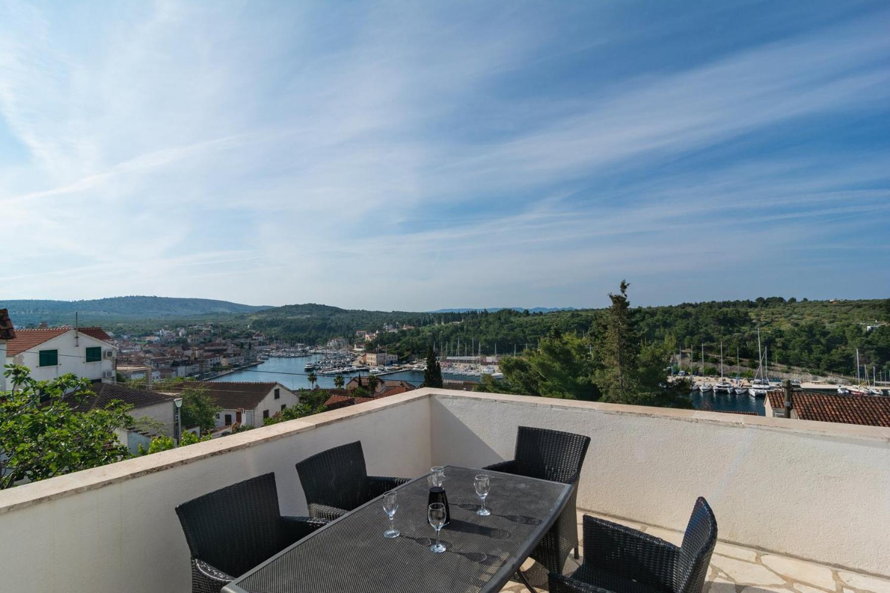 מילנה Sea-Views Brazza Apartments With Private Pool מראה חיצוני תמונה