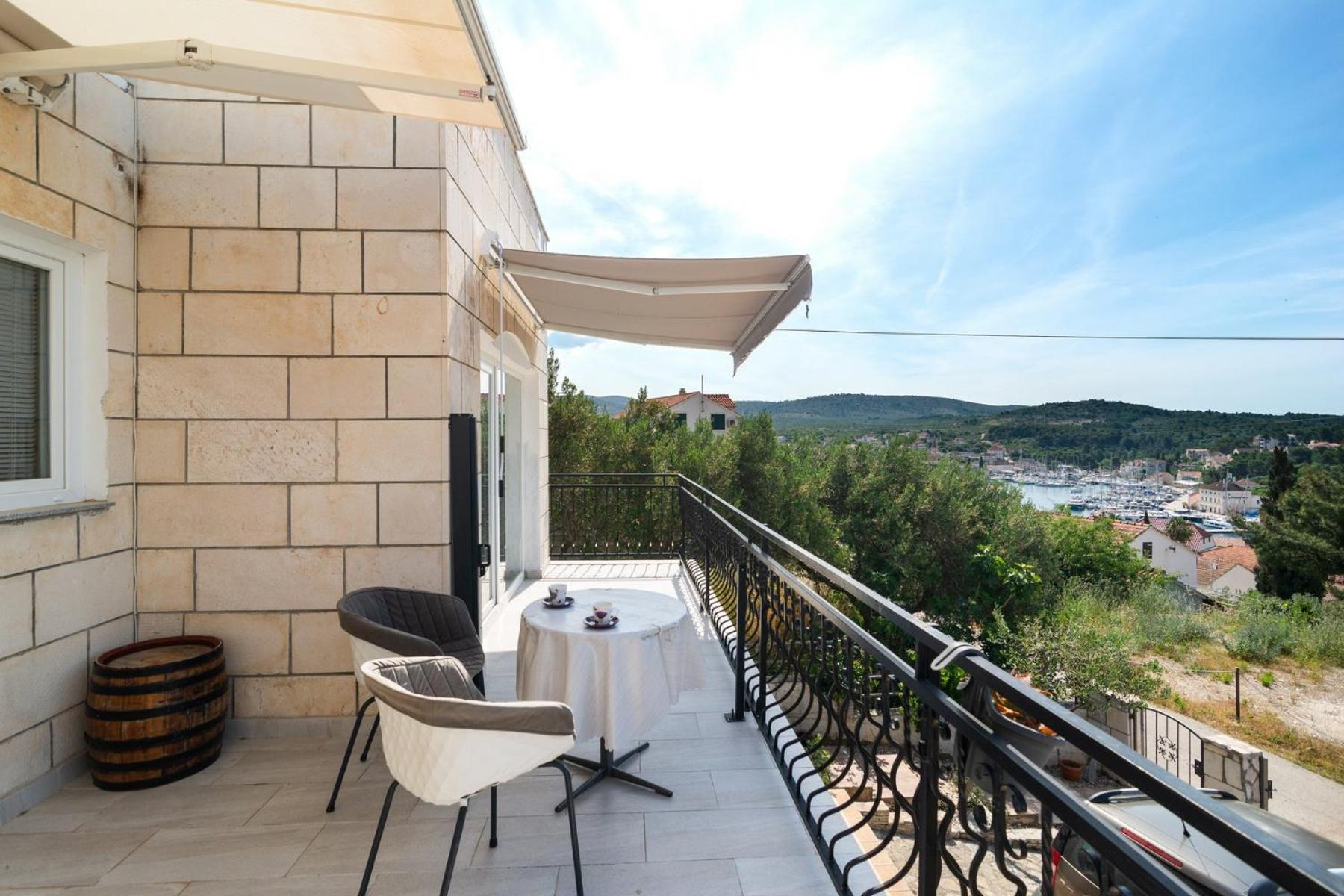 מילנה Sea-Views Brazza Apartments With Private Pool מראה חיצוני תמונה